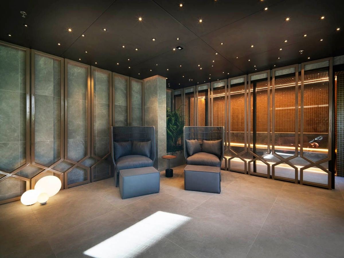 Repouso com spa, ao lado da sauna